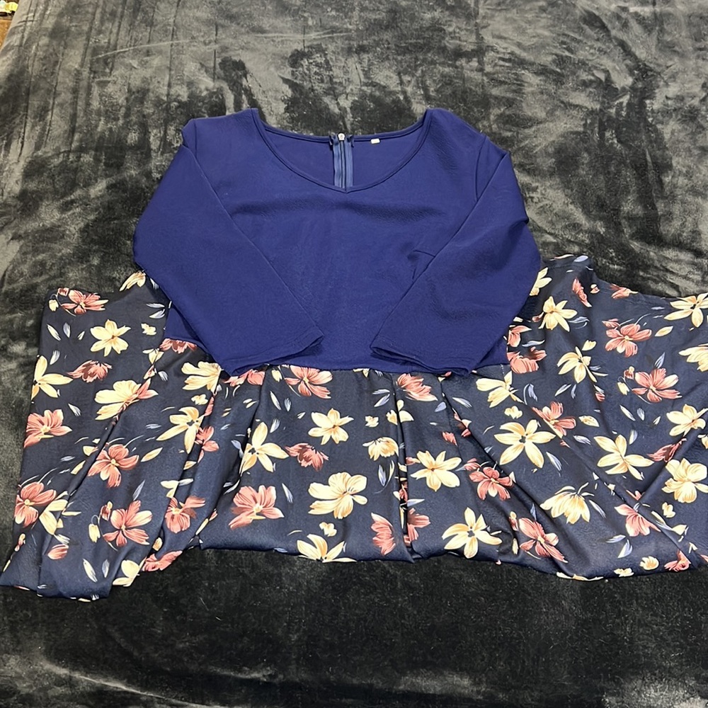 Floral Midi Dress - Picture 3 of 5
